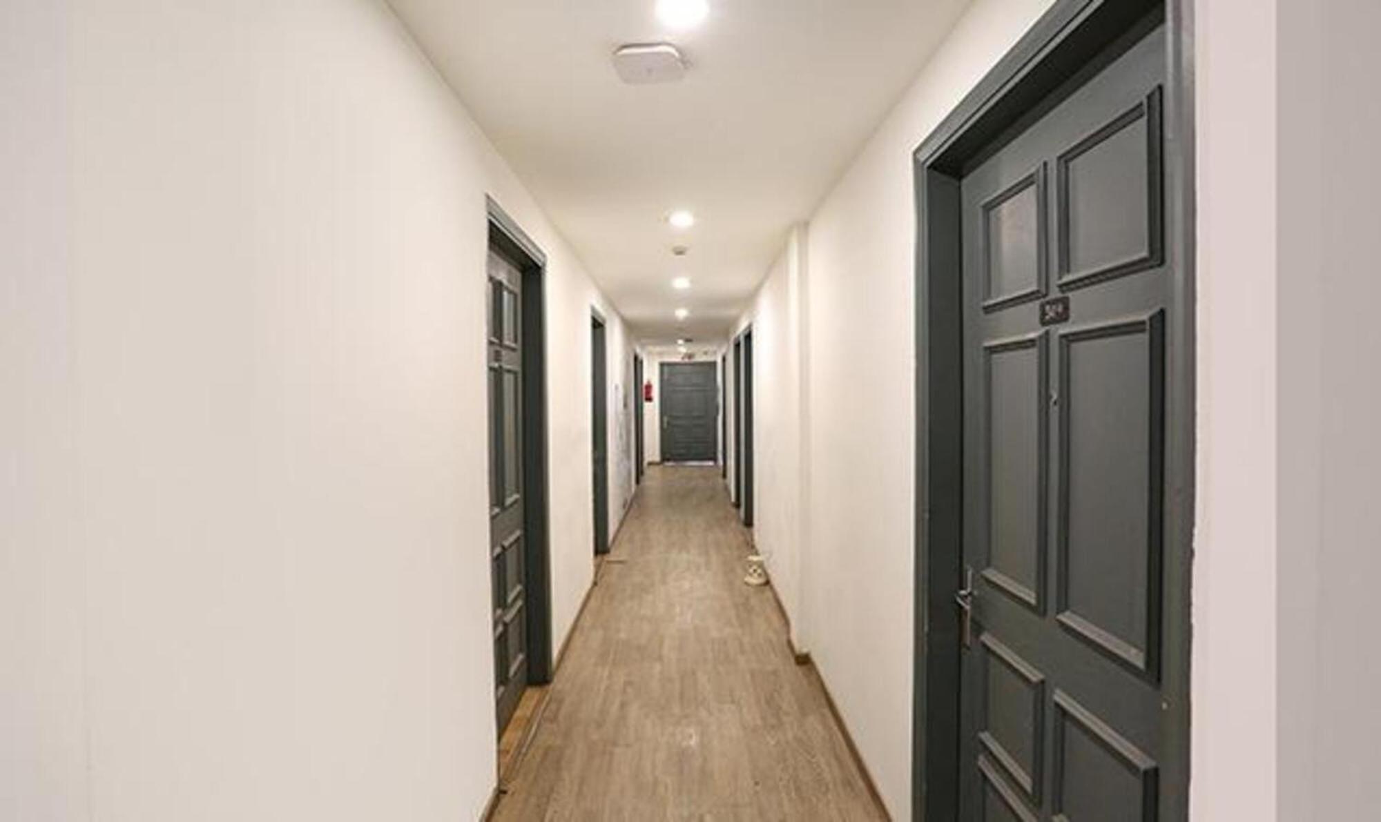 Fabhotel Urban Residency Model Town Нью-Дели Экстерьер фото