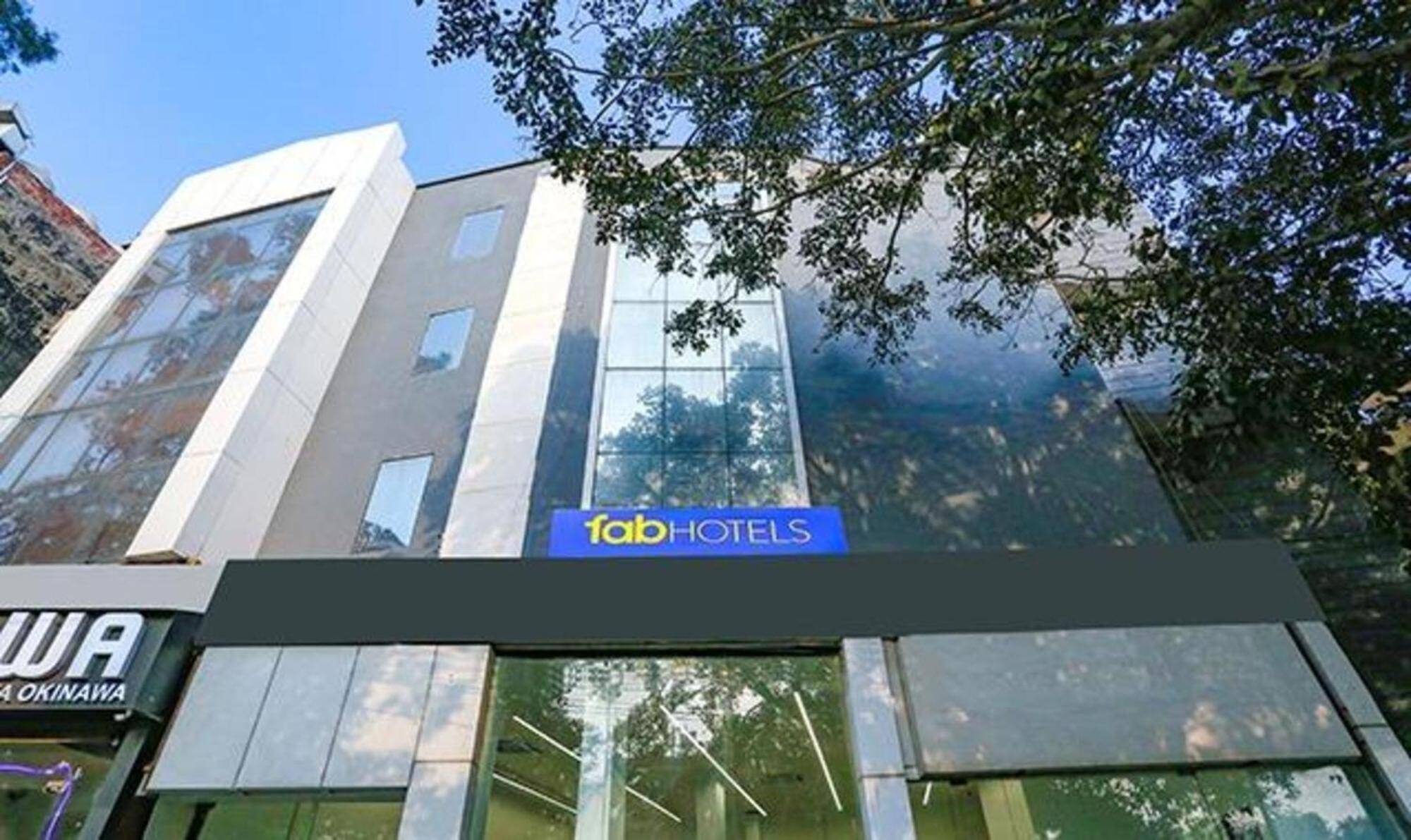 Fabhotel Urban Residency Model Town Нью-Дели Экстерьер фото